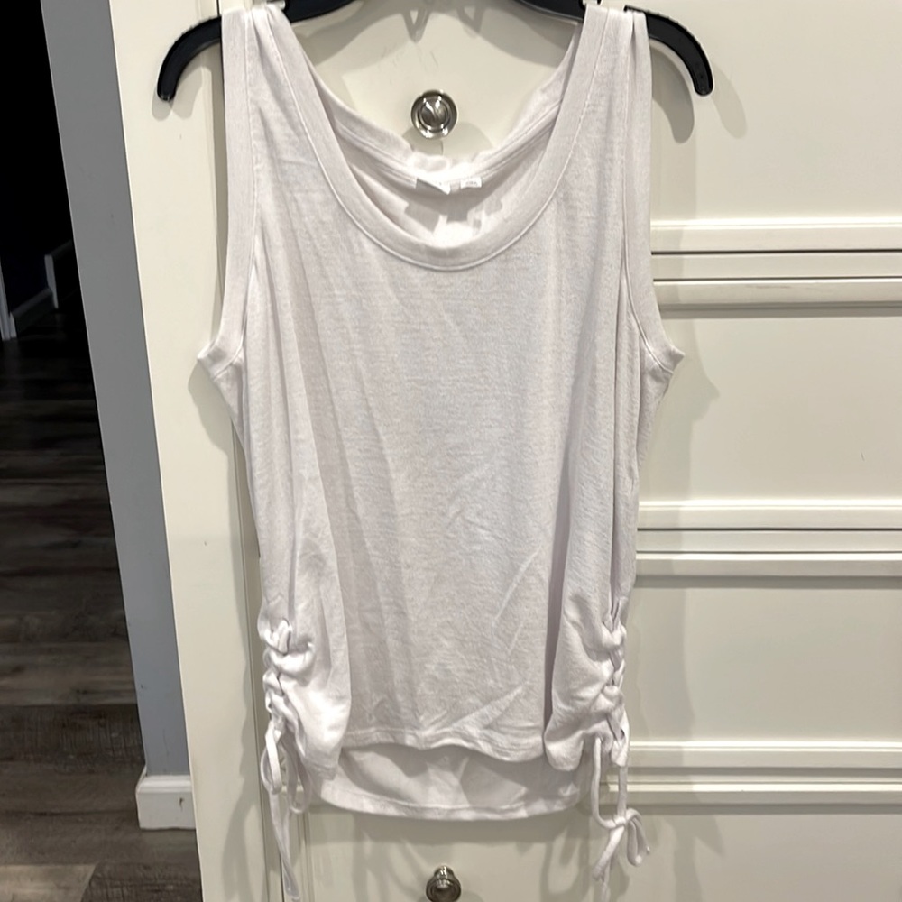 Womens GAP tank